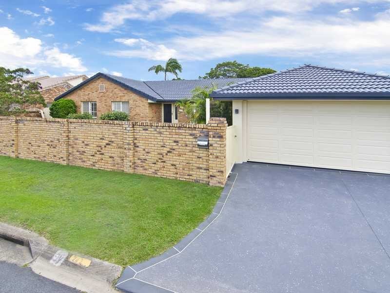 242 Nineteenth Avenue, Elanora QLD 4221