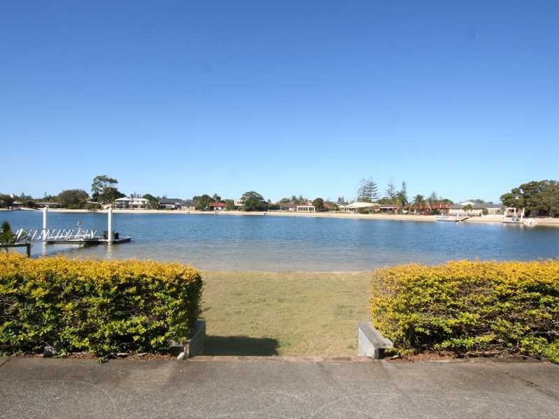 174 Mallawa Drive, Palm Beach QLD 4221