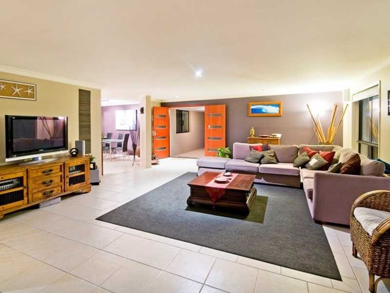 210 Mallawa Drive, Palm Beach QLD 4221