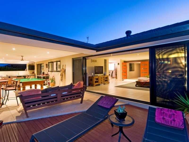 210 Mallawa Drive, Palm Beach QLD 4221