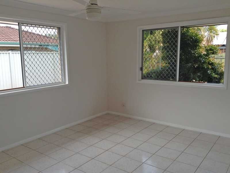 6 Bergamont Street, Elanora QLD 4221