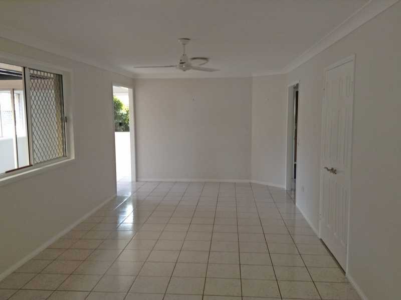6 Bergamont Street, Elanora QLD 4221