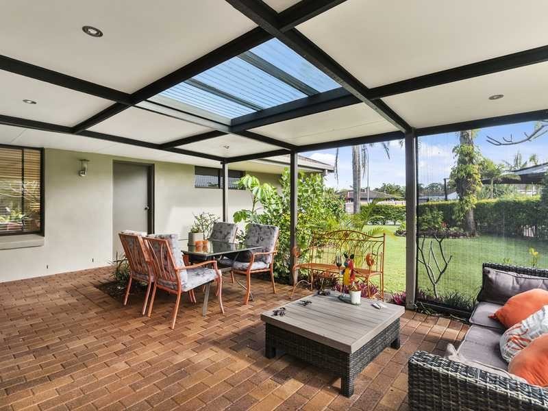 20 Barklya Place, Palm Beach QLD 4221