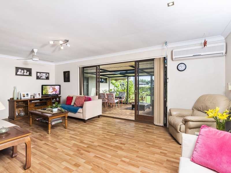 20 Barklya Place, Palm Beach QLD 4221