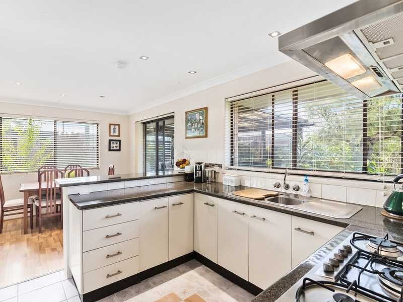 20 Barklya Place, Palm Beach QLD 4221