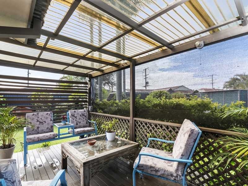 20 Barklya Place, Palm Beach QLD 4221