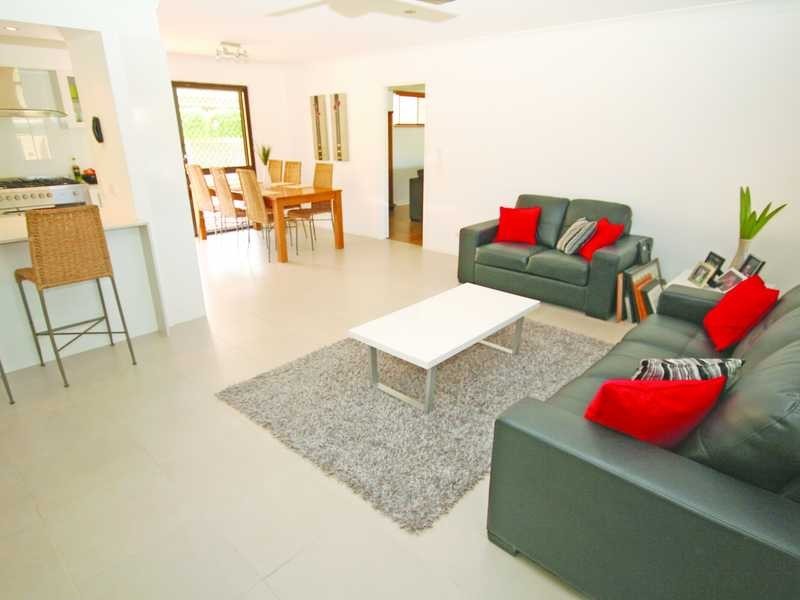 225 Mallawa Drive, Palm Beach QLD 4221