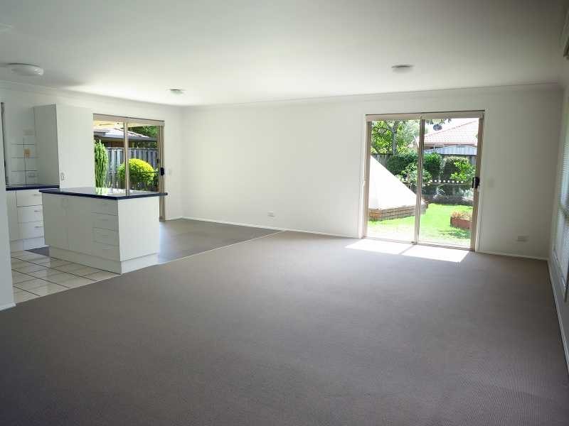 21 Seafoam Close, Varsity Lakes QLD 4227