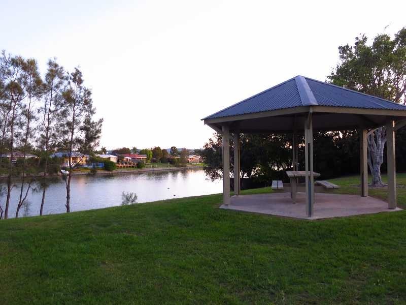 21 Seafoam Close, Varsity Lakes QLD 4227