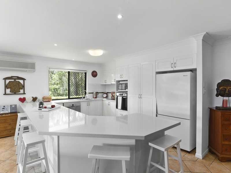 28 Calcita  Avenue, Elanora QLD 4221