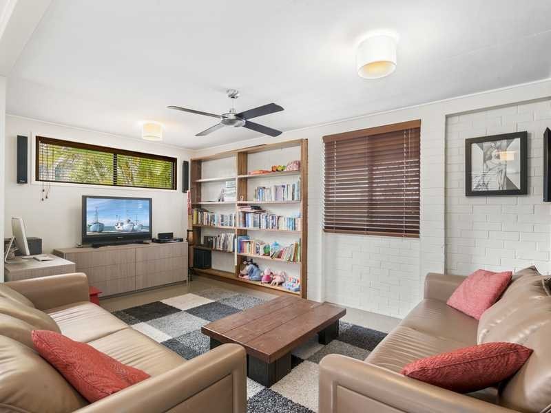 430 Cypress Terrace North, Palm Beach QLD 4221