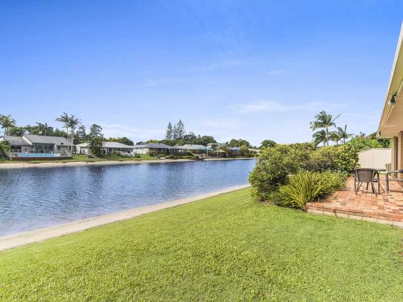 25 Murtha Drive, Elanora QLD 4221