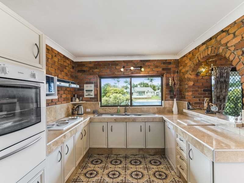 25 Murtha Drive, Elanora QLD 4221
