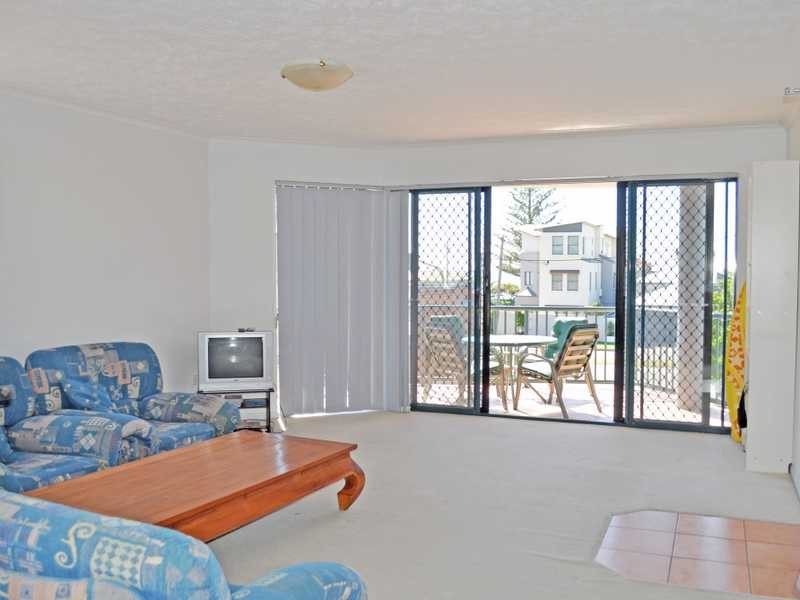 Unit 8/1222 Gold Coast Highway, Palm Beach QLD 4221