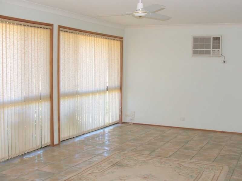 21 Seabrook Street, Elanora QLD 4221