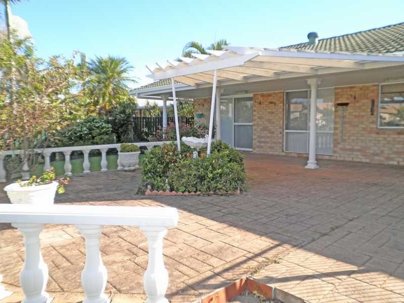37 Murtha Drive, Elanora QLD 4221