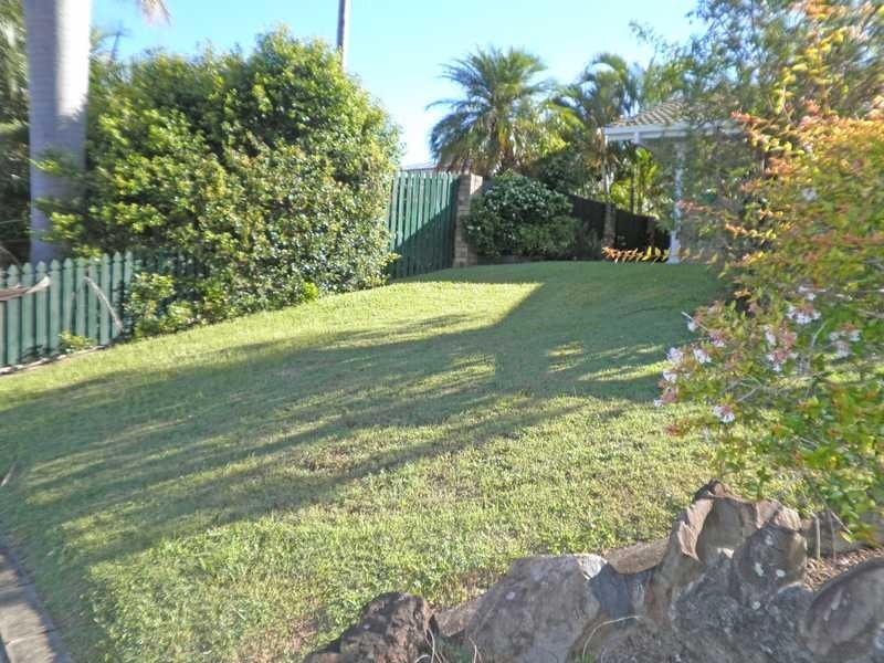 37 Murtha Drive, Elanora QLD 4221