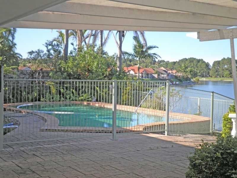37 Murtha Drive, Elanora QLD 4221