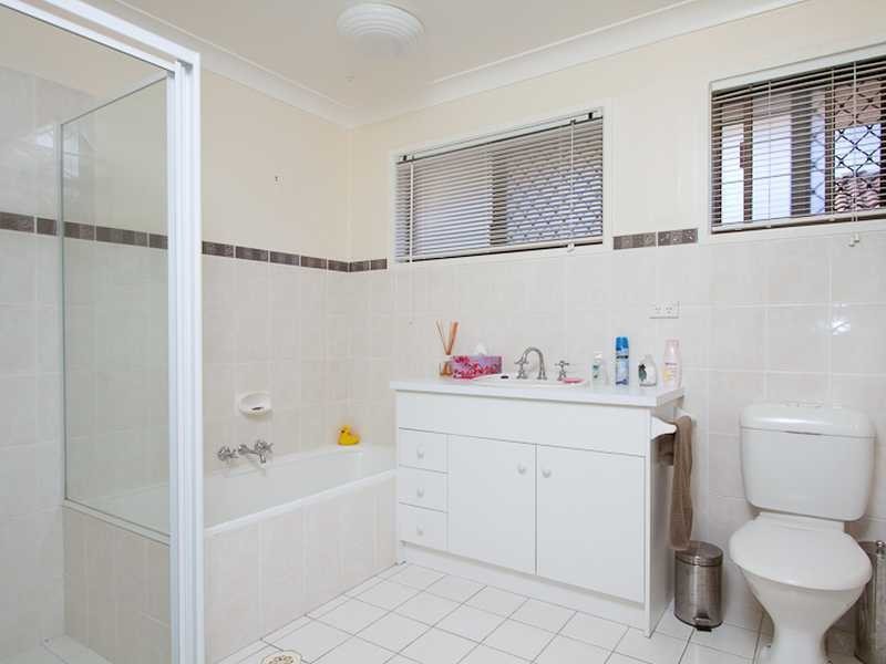 43 Ironbark Street, Elanora QLD 4221