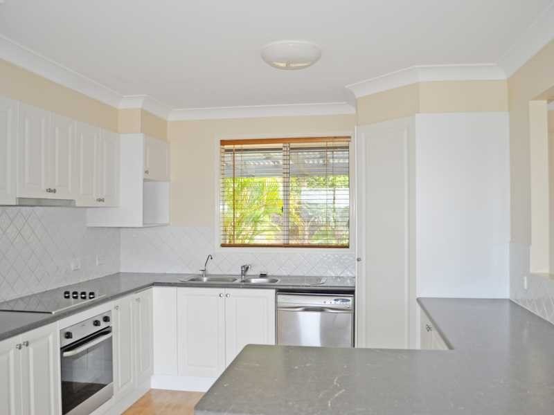 18 Bidwill Court, Elanora QLD 4221