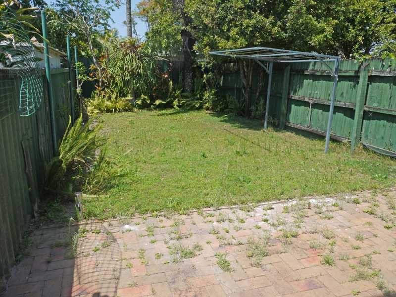 1/24 Fourth Avenue, Palm Beach QLD 4221