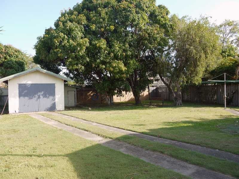 34 Tenth Avenue, Palm Beach QLD 4221