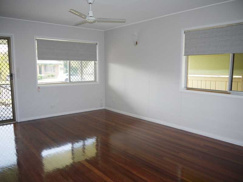 34 Tenth Avenue, Palm Beach QLD 4221