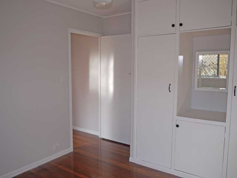 34 Tenth Avenue, Palm Beach QLD 4221