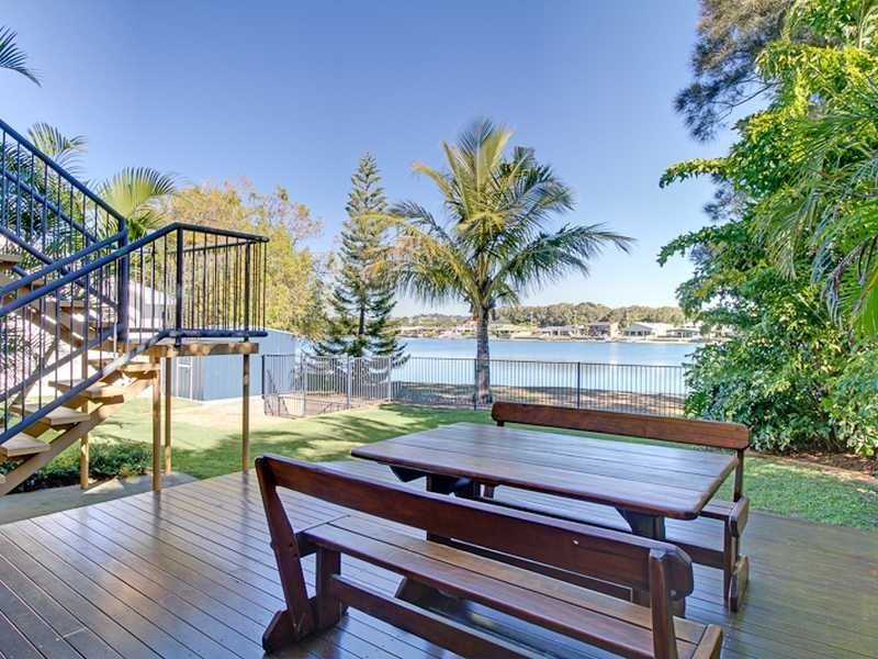 82 Parnki Parade, Palm Beach QLD 4221