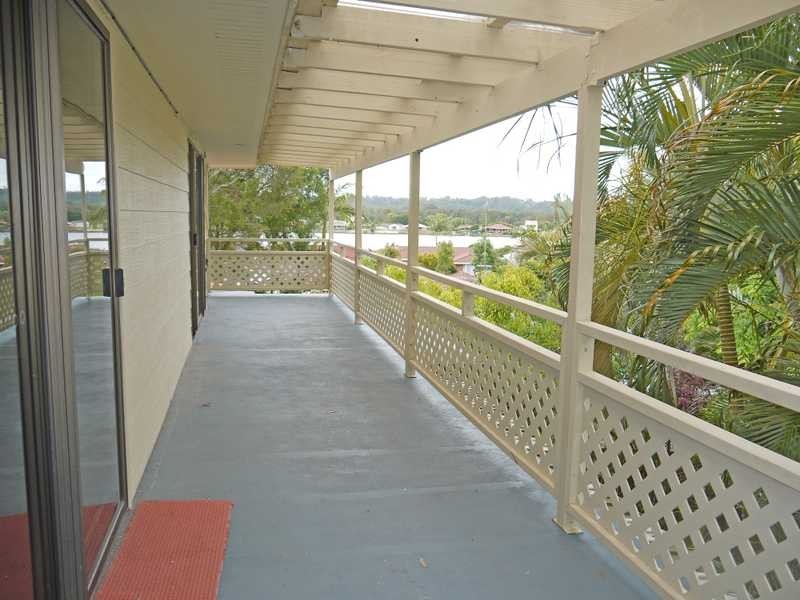 8 Kaffia Court, Elanora QLD 4221