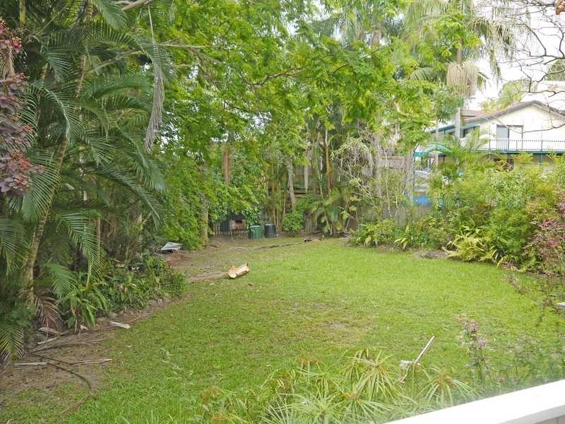 8 Kaffia Court, Elanora QLD 4221