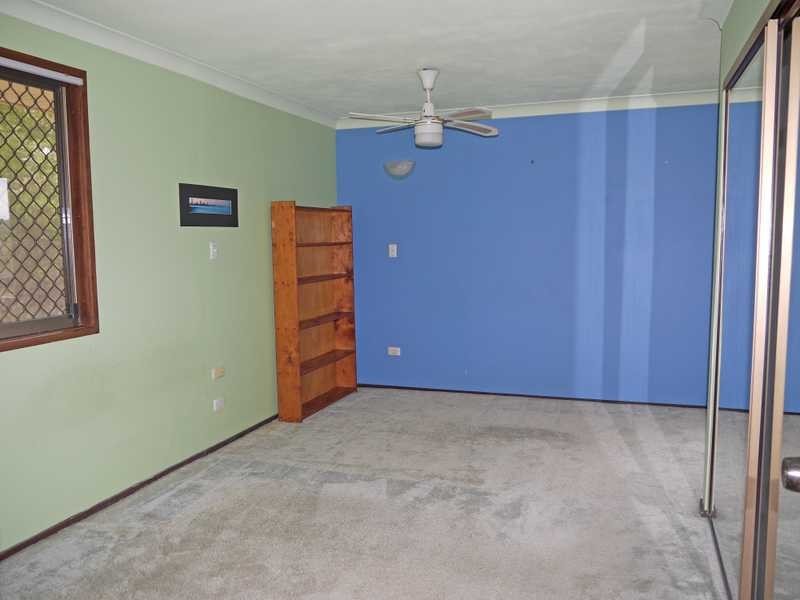8 Kaffia Court, Elanora QLD 4221