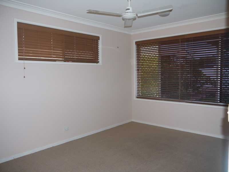 11 Denawen Street, Palm Beach QLD 4221