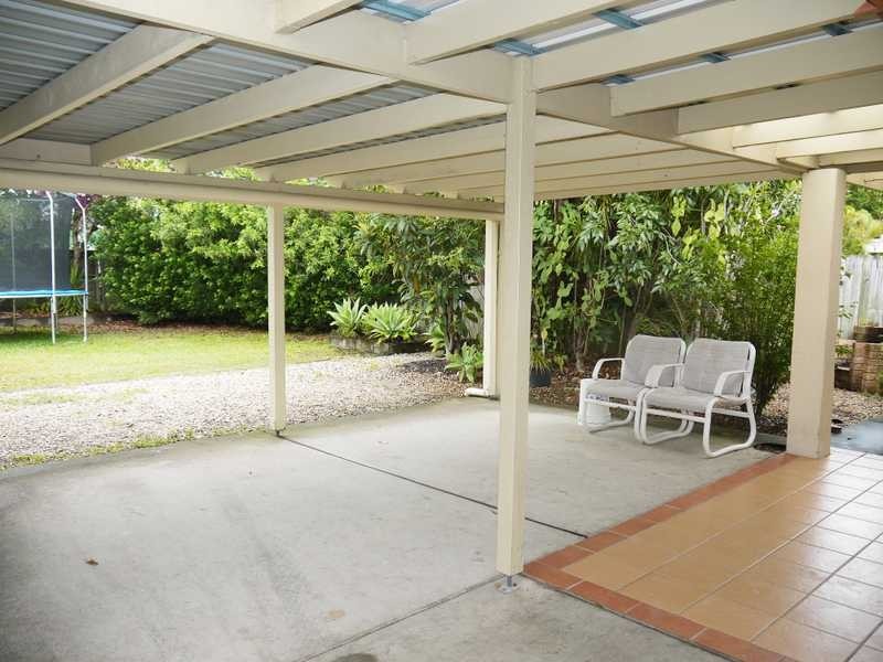 52 Japonica Drive, Palm Beach QLD 4221