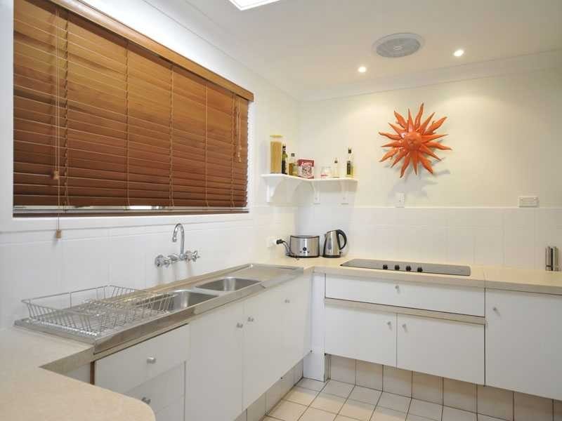 1 Araluen Avenue, Palm Beach QLD 4221