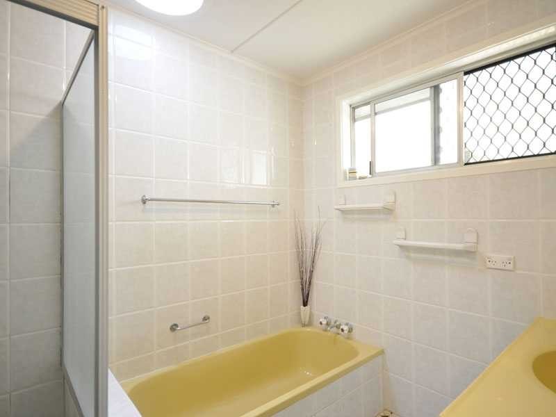 1 Araluen Avenue, Palm Beach QLD 4221