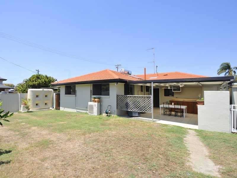 1 Araluen Avenue, Palm Beach QLD 4221