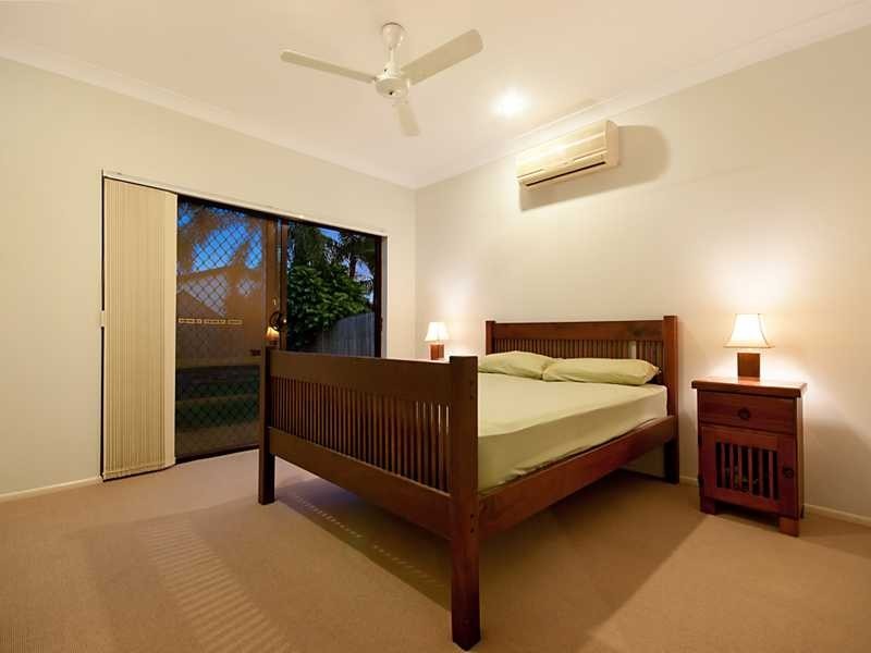 19 Bassett Street, Kanimbla QLD 4870