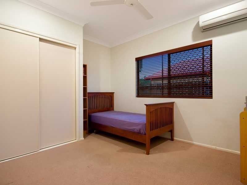 19 Bassett Street, Kanimbla QLD 4870