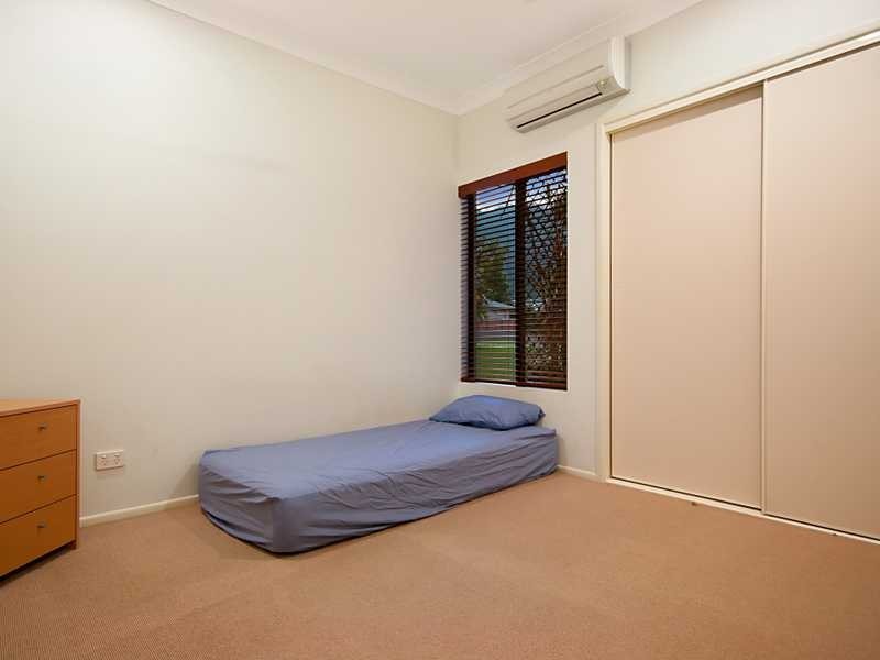 19 Bassett Street, Kanimbla QLD 4870