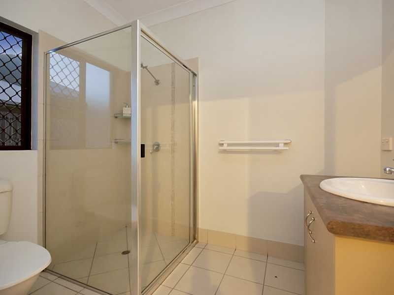 19 Bassett Street, Kanimbla QLD 4870