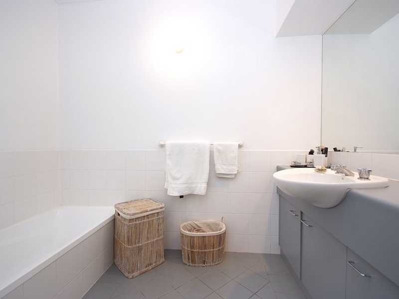 4/17 Digger Street, Cairns North QLD 4870