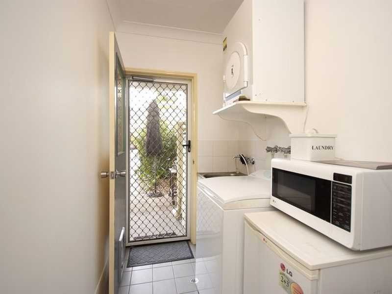 4/17 Digger Street, Cairns North QLD 4870