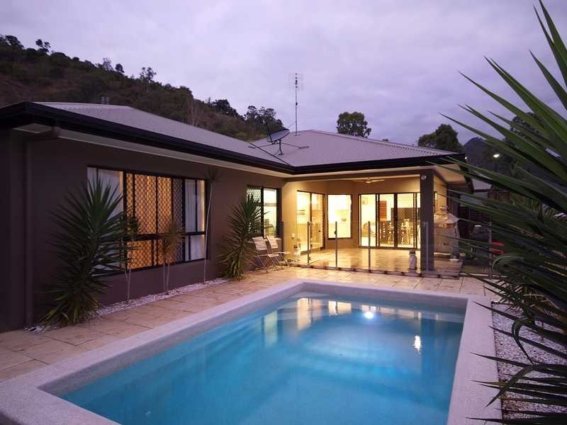 11 Willie Ming Close, Redlynch QLD 4870