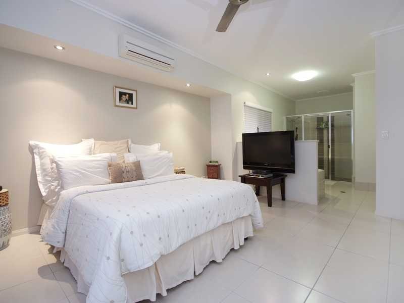 11 Willie Ming Close, Redlynch QLD 4870