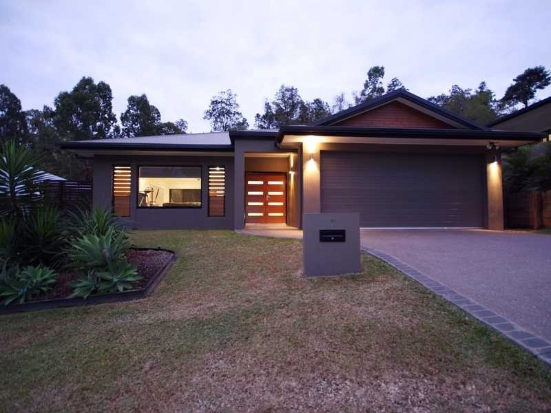 11 Willie Ming Close, Redlynch QLD 4870