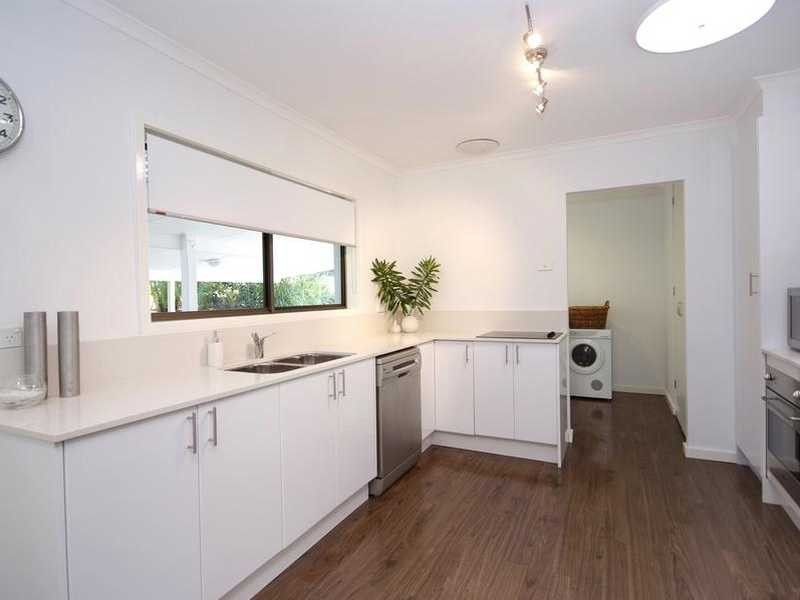 41 Hadrian Avenue, Mooroobool QLD 4870