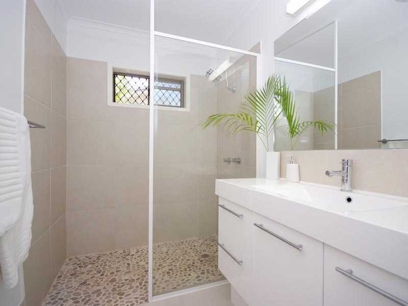 41 Hadrian Avenue, Mooroobool QLD 4870