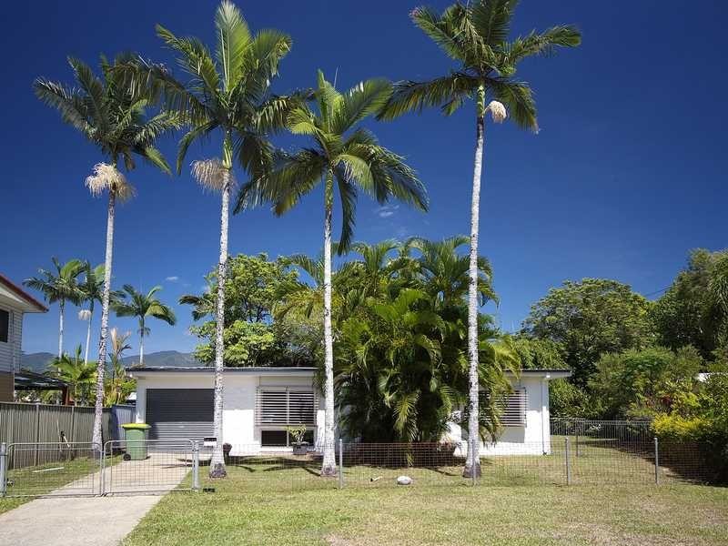 5 Izatt Close, Edge Hill QLD 4870