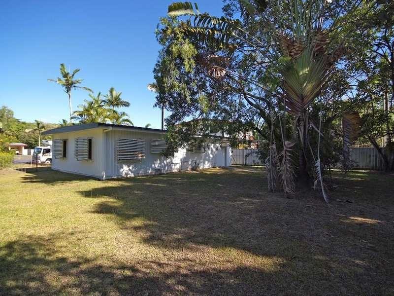 5 Izatt Close, Edge Hill QLD 4870